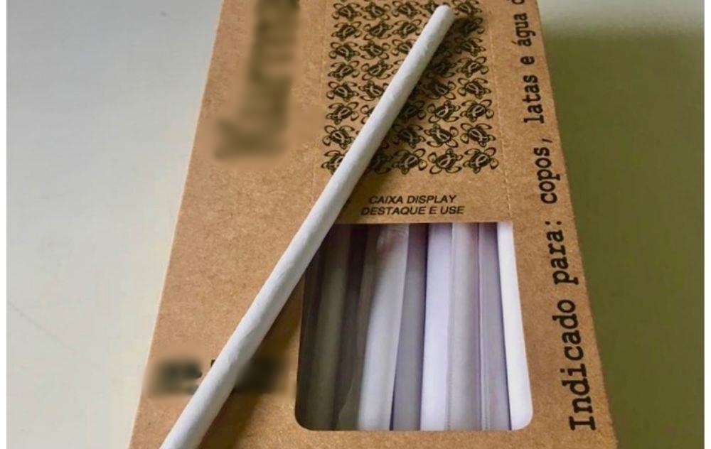 Canudos biodegradáveis se desintegram na natureza em 18 meses