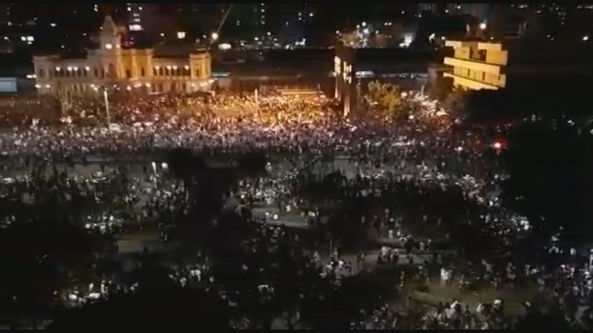 Um arrastão marcou o fim do show da cantora Marília Mendonça, na noite desta segunda-feira (7), no Centro de Belo Horizonte. 