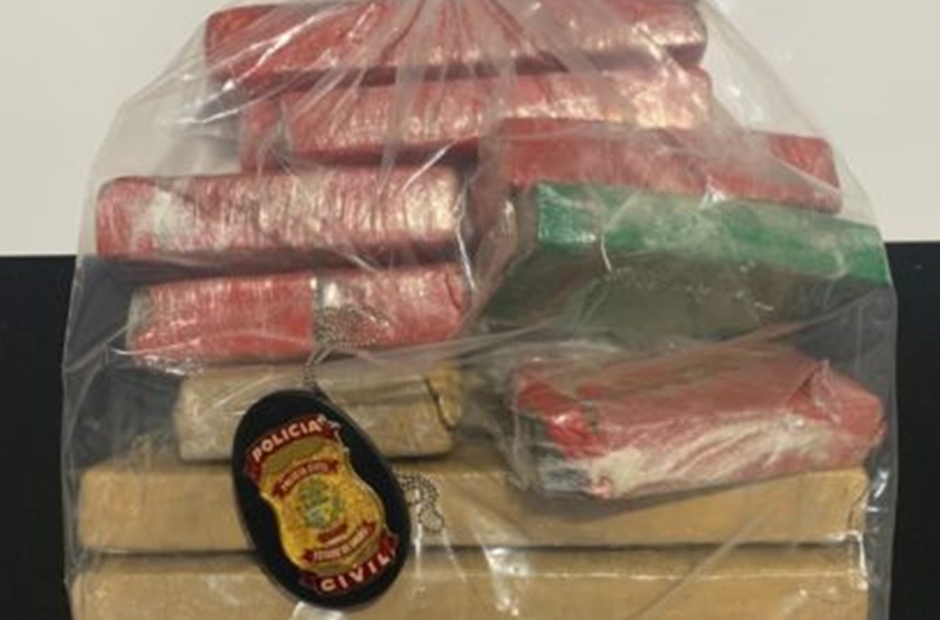 Casal é preso após deixar droga em casa de vizinha, em Piracanjuba