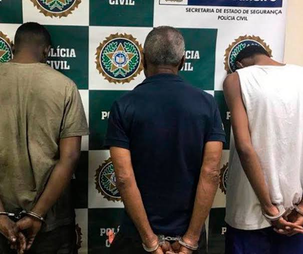 Estupro coletivo: três homens são presos por violentar uma mulher 