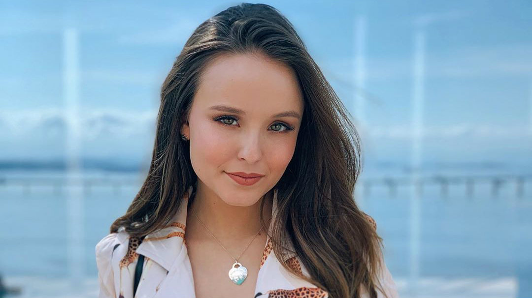 Larissa Manoela diz não ter medo de praga do Silvio Santos ao deixar SBT
