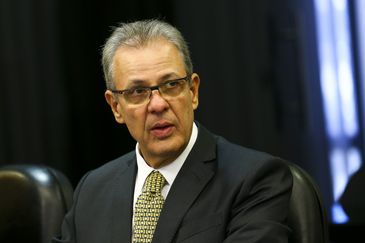 Ministro comenta acinomento de bandeira vermelha para energia elétrica