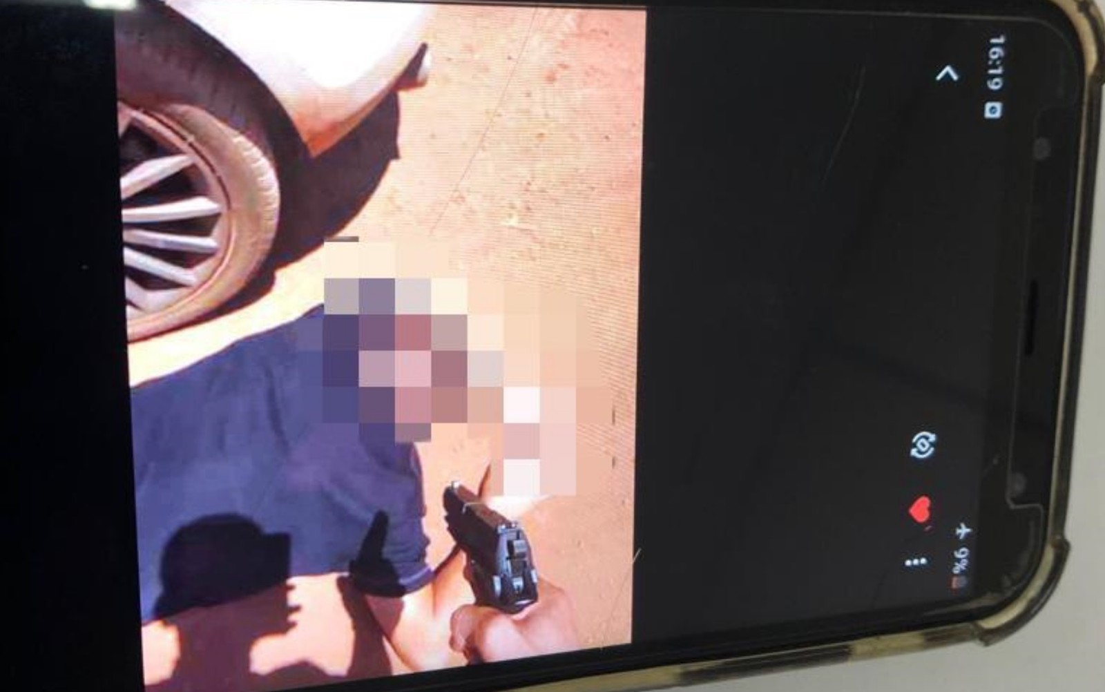 Homem é fotografado momentos antes de ser assassinado, em Anápolis