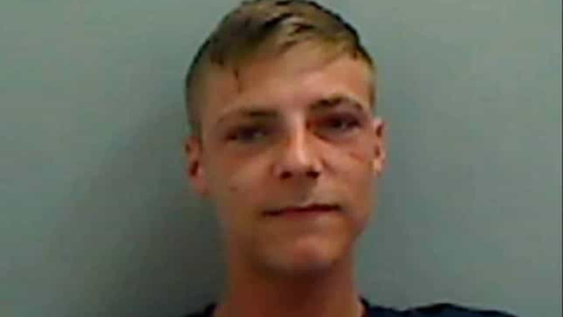 Benjamin, que já tinha sido condenado a dois anos de prisão por agredir a mulher, foi descrito em tribunal com as palavras "bêbado, violento e desagradável".