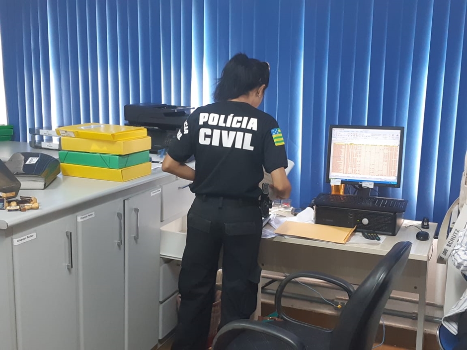 Oito mandados de busca e apreensão são cumpridos em empresas em Goiânia e Anápolis. (Foto: Divulgação/PC)