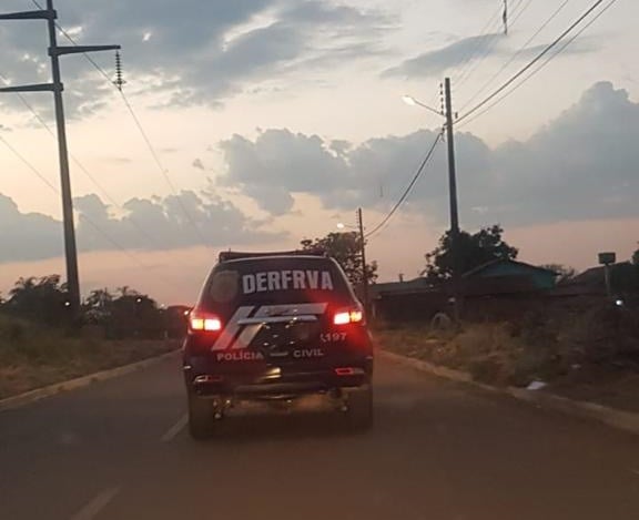Viatura da Polícia Civil em cumprimento dos mandados de prisão