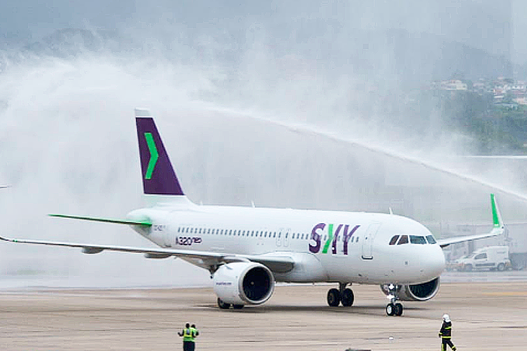 A aérea chilena Sky Airline, segunda a ser autorizada a voar no país, faz, desde novembro de 2018, voos ligando o Brasil ao Chile