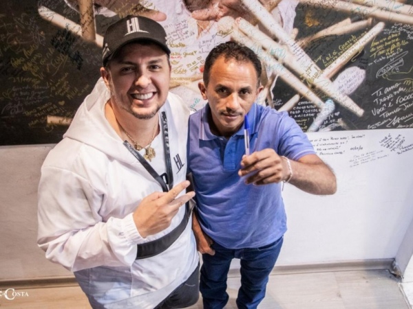 Autor de 'Caneta azul, azul caneta' prepara disco com hit e mais 14 (Foto: Divulgação)