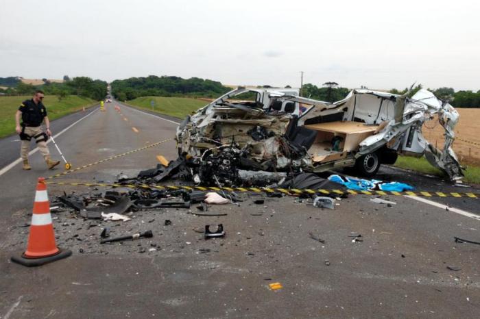 Motorista da van que colidiu com ônibus de torcedores é suspeito de ter incendiado casa horas antes do acidente