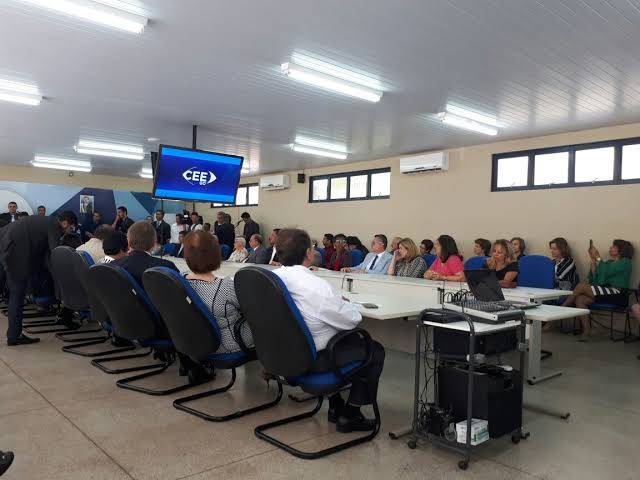 Deputado vê decisão de suspender indicação de Bia de Lima ao CEE como equivocada