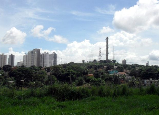 O Morro da Serrinha deve virar parque e construção deve ser feita com recurso da população e empresas de Goiânia. Local está em processo de municipalização. (Foto: Carlos júnior)