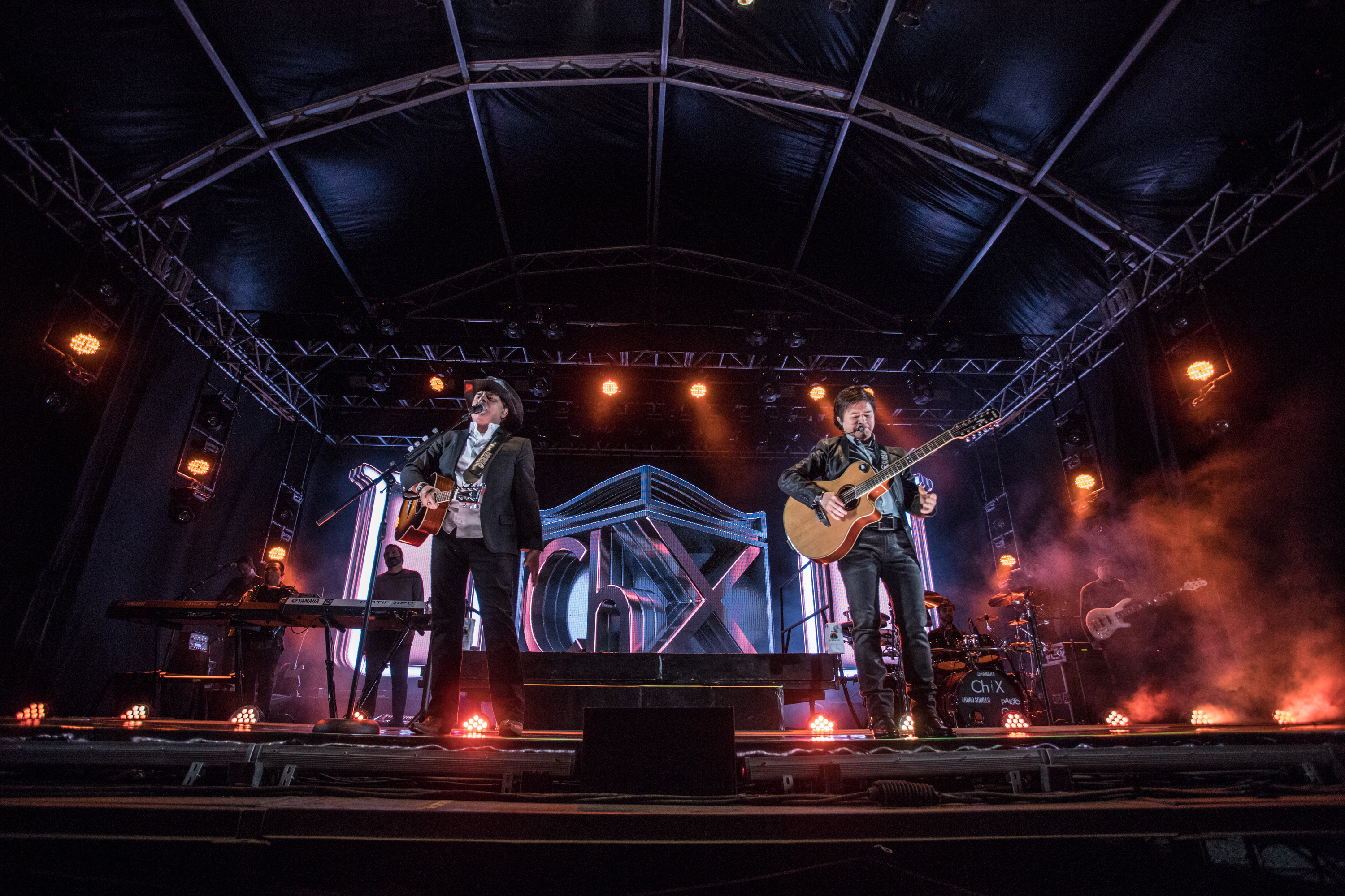 Chitãozinho e Xororó apresentam a turnê Evidências no Caldas Country Show