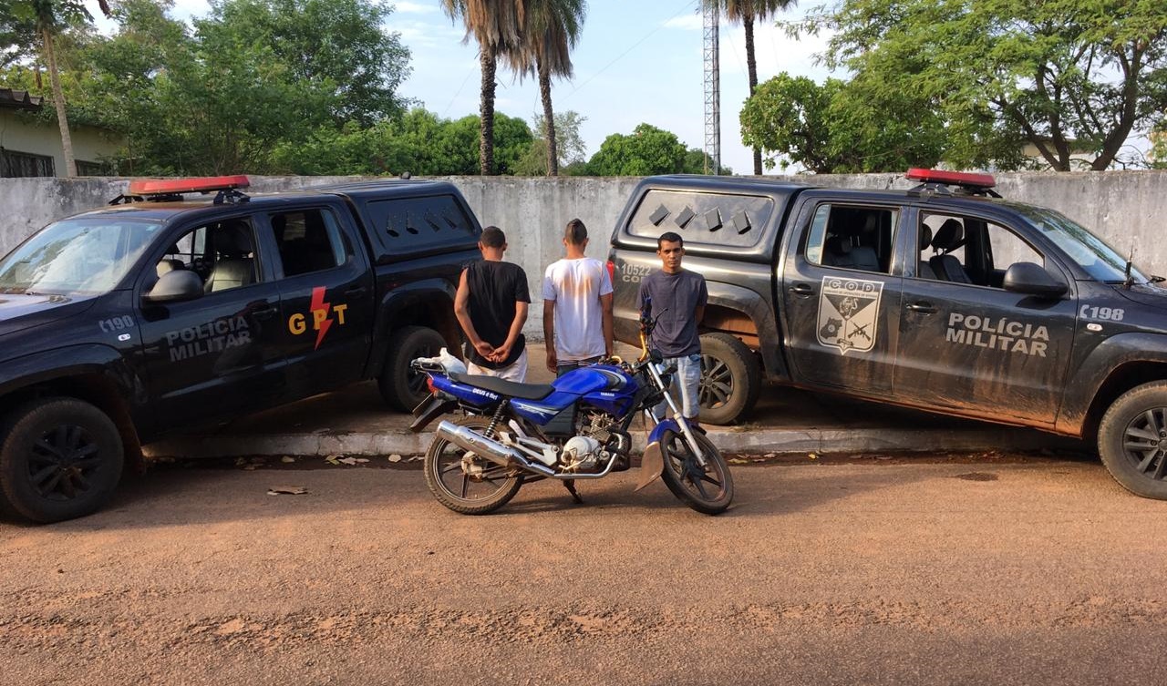 Um maior e dois menores de idade agiam com agressividade contra as vítimas