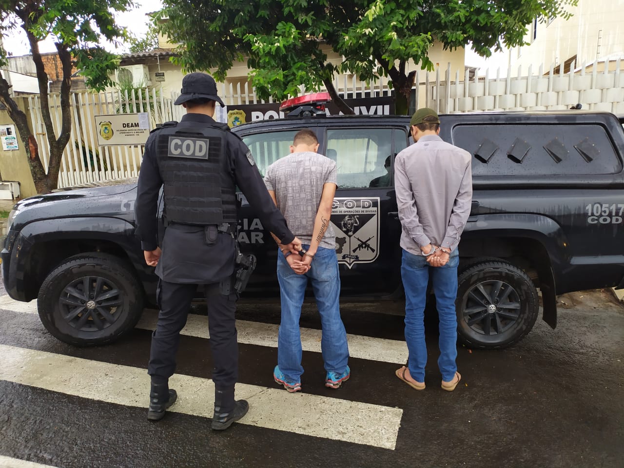 Dulpa estava com mais de R$ 2 mil em espécie oriundo de saques de contas do Pis/Pasep (Foto: Divulgação/PM)