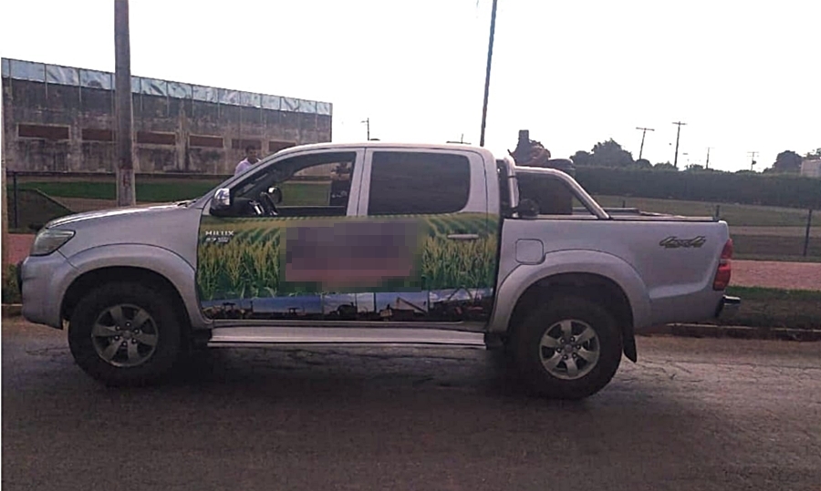 Caminhonete foi recuperada durante abordagem de rotina, na GO 070; caso será investigado pelo PC de Itaberaí (Foto: Divulgação / PM)