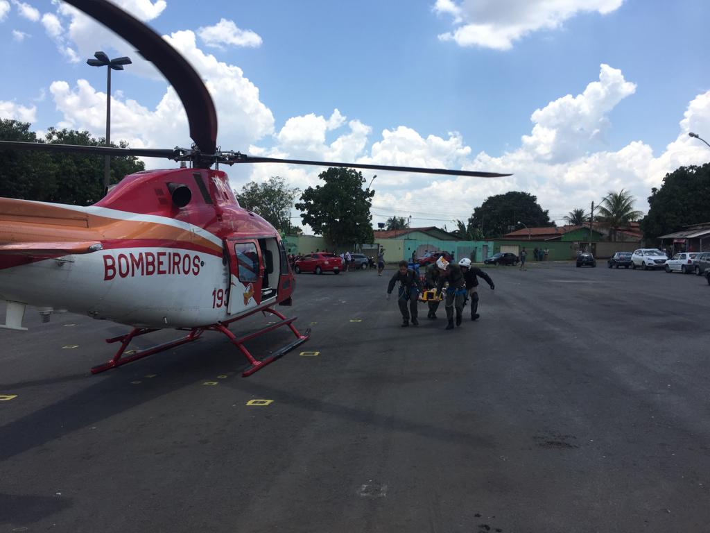 Idosa de 70 anos é atropelada e tem fratura joelho esquerdo e rompimento do baço e é levada ao Hugol