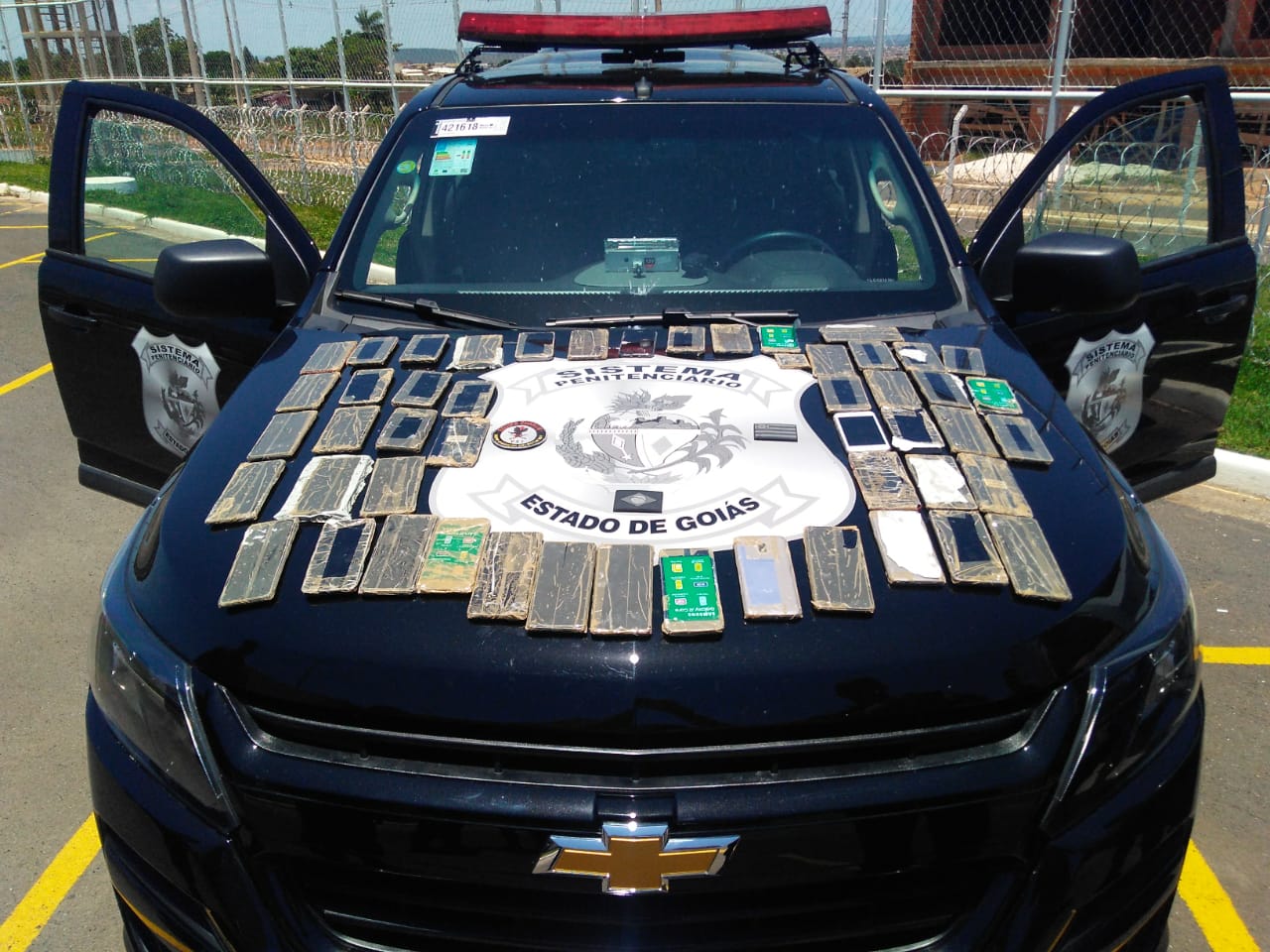 Celulares escondidos em pedras de mármore são apreendidos no presídio de Formosa