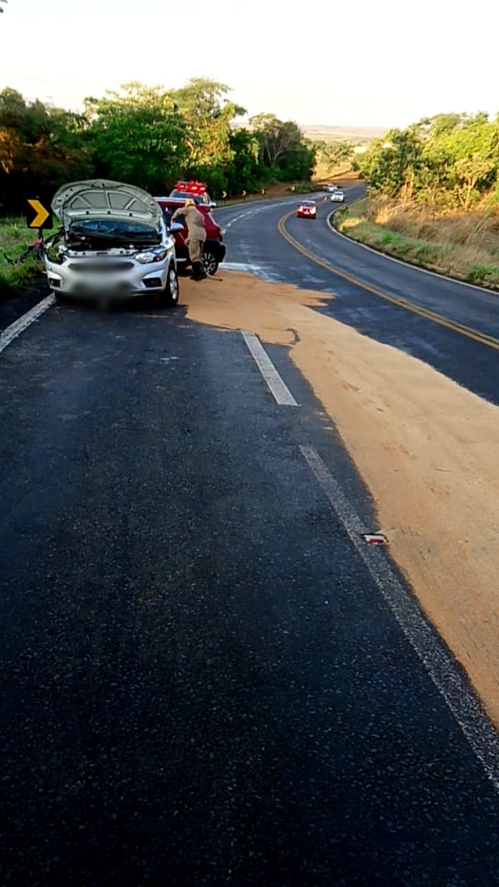 Mulher morre após colisão entre veículos na GO-139, em Caldas Novas