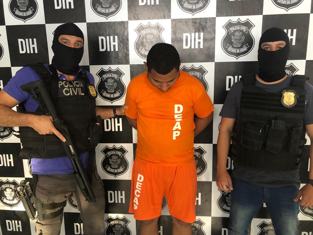 Suspeito foi apresentado na manhã desta segunda (18), em Goiânia (Foto: divulgação/PC)