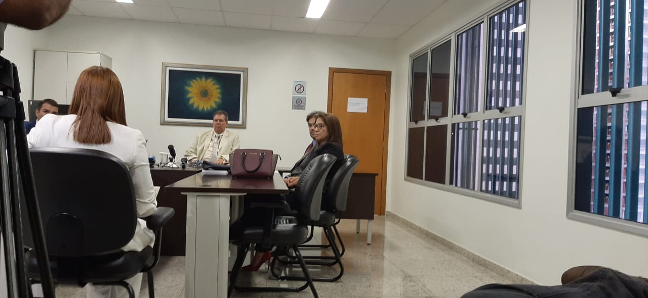 Veterinária, que não quer ser identificada, precisou fechar laboratório para se tratar, após ter sido espancada por personal trainer (Foto: João Paulo Alexandre/Mais Goiás)