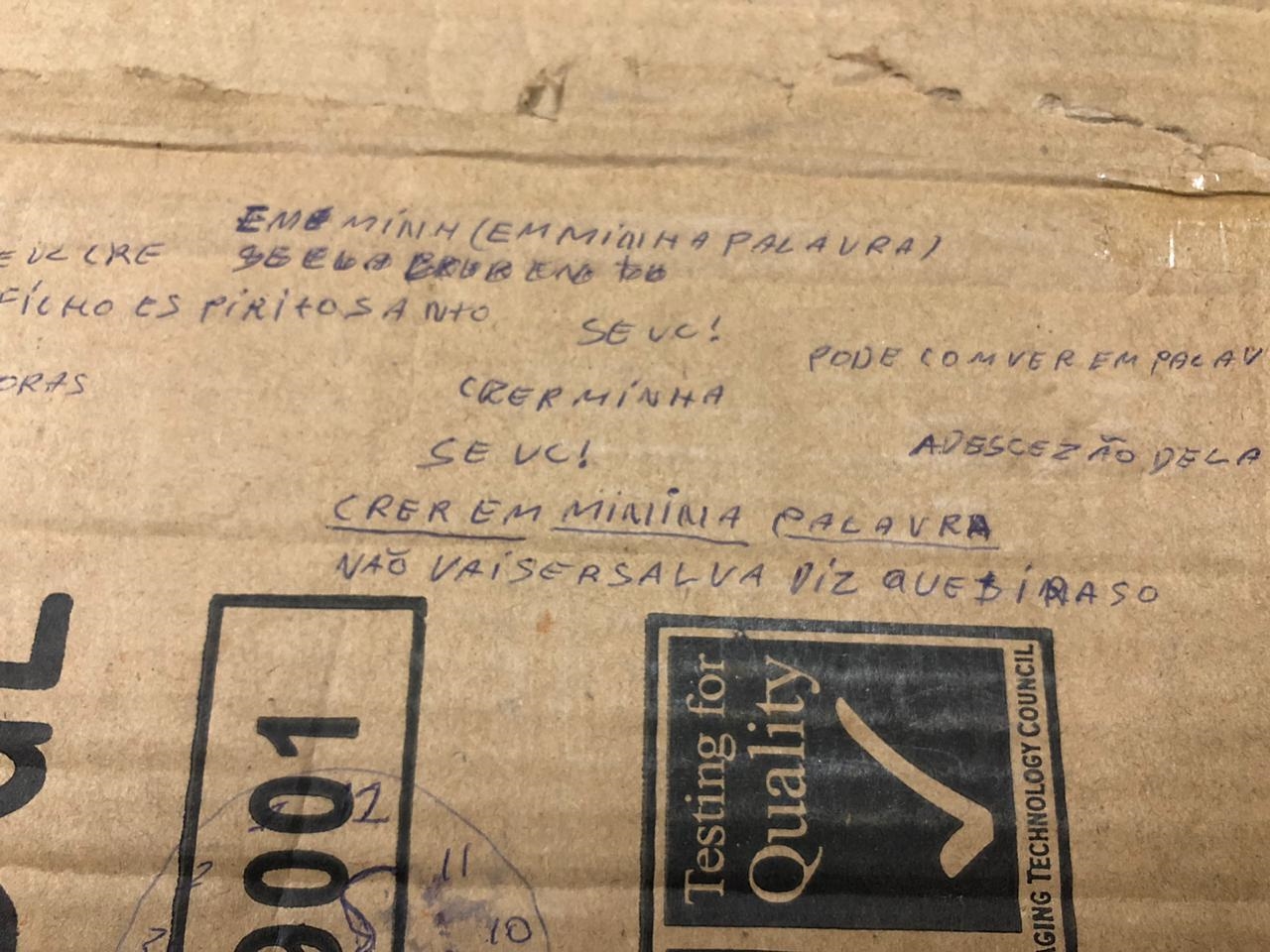 "Eu pensei que iria morrer", diz jovem esfaqueada por homem que "gosta de matar"