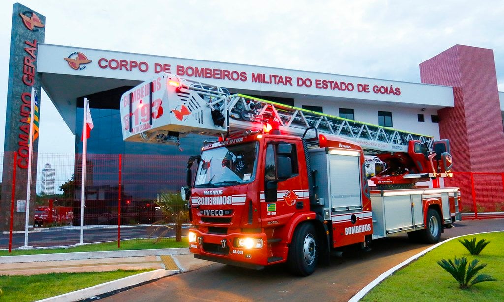 Entenda como funciona o resgate feito pelos bombeiros para realizar partos de emergência