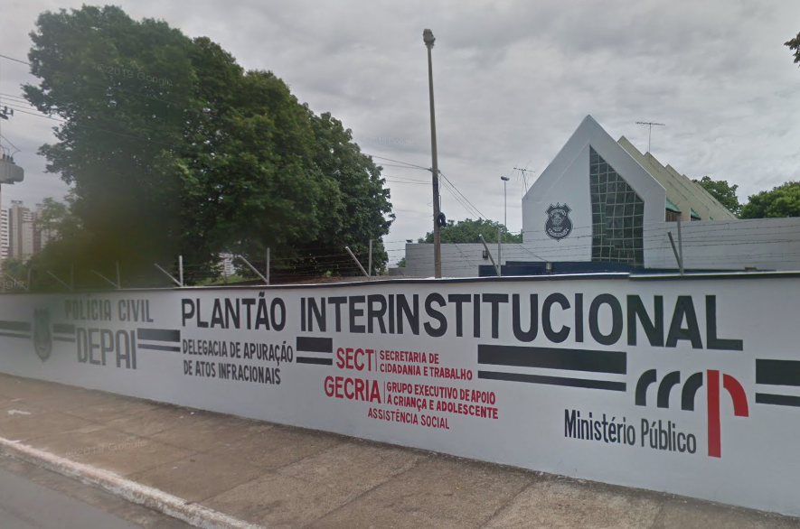 A Polícia Civil (PC) apura se houve tentativa de assalto ou disparo acidental em caso de criança de 11 anos baleada na perna, em Aparecida de Goiânia. (Foto: google Street View)