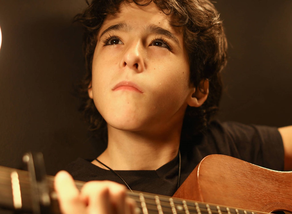 Fenômeno sertanejo aos 11, filho de Bruno, da dupla com Marrone, sonha com carreira no funk