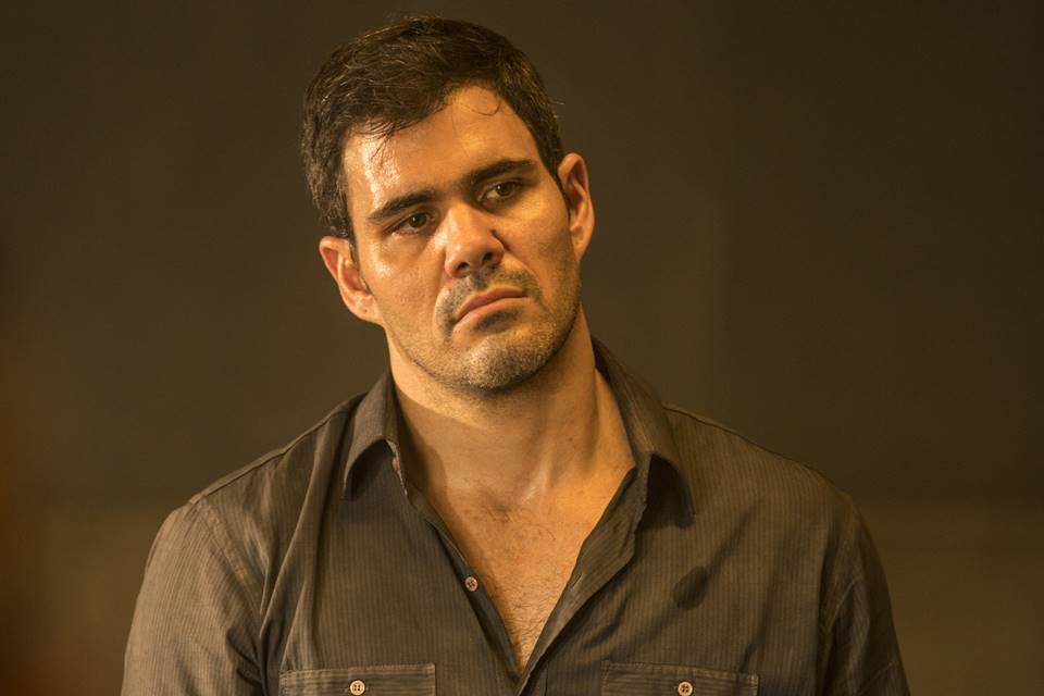 Juliano Cazarré diz que masculinidade faz do mundo um lugar seguro e internautas reagem