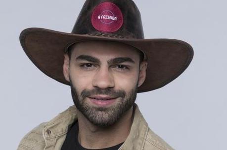 Netto foi parar na Roça na votação da segunda-feira (19), após ser indicado por Thayse Teixeira, através do Poder da Chama Verde.