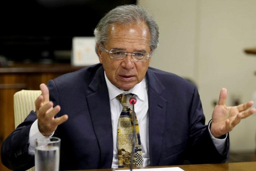 'Não se assustem então se alguém pedir o AI-5', diz Guedes ao criticar Lula