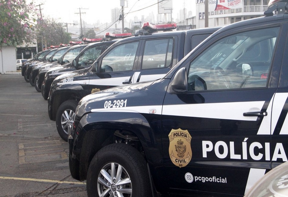 A polícia diz que a dupla atraia as vítimas, filmava os programas e exigia dinheiro