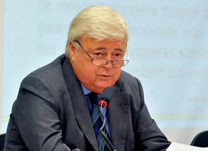 Fifa bane Ricardo Teixeira do futebol e o multa em R$ 4,2 milhões