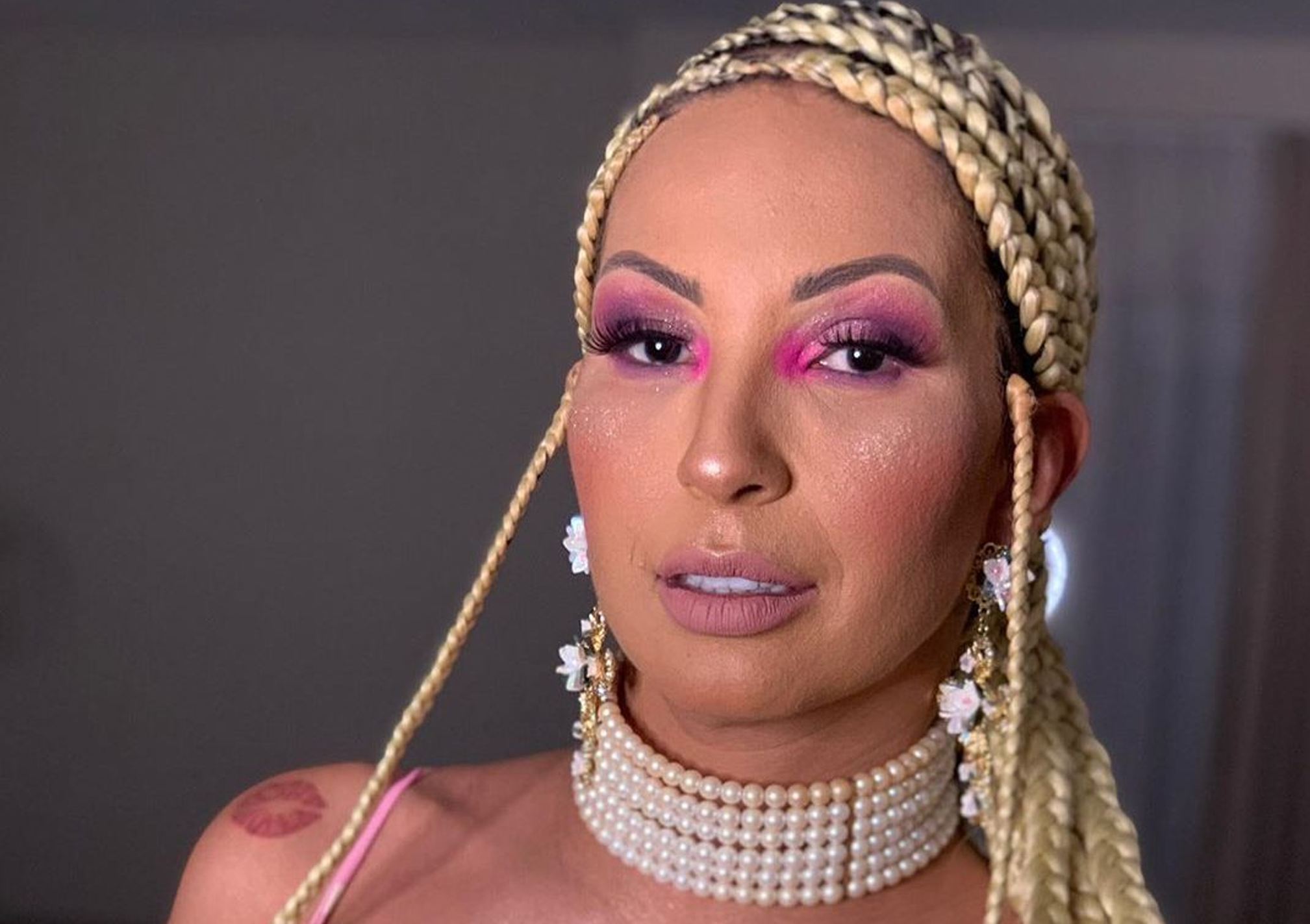 Furduncinho: Valesca Popozuda lança música em homenagem a Mr Catra