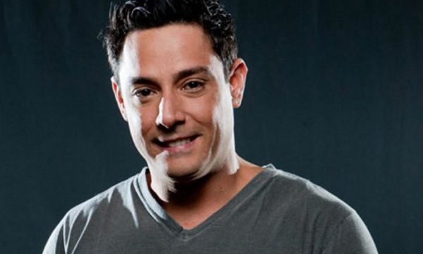 Vavá do Karametade fala sobre suposto namoro com Gugu na época do Domingo Legal