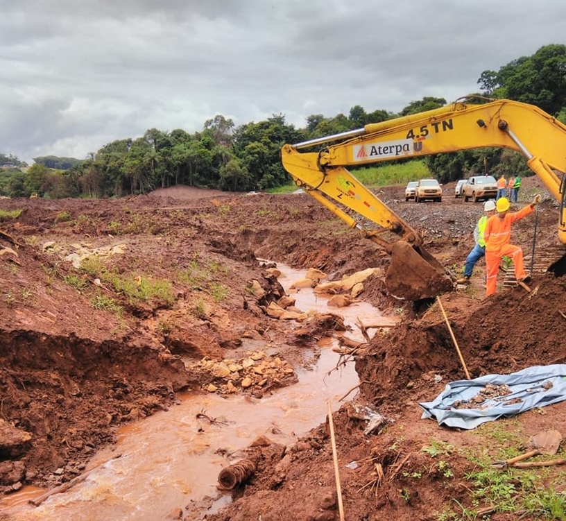 Depois de 300 dias de buscas, um corpo é encontrado em Brumadinho (MG)