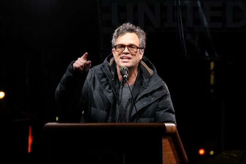 DiCaprio se pronunciou no sábado (30) dizendo que não financia as instituições atacadas por Bolsonaro "embora dignas de apoio". Para Ruffalo, presidente faz política não ambiental (Foto: D. Dipasupil/Reprodução)