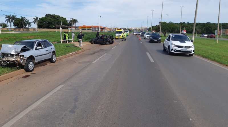 Um motorista, de 41 anos, foi preso depois de dirigir embriagado, causar acidente de trânsito e deixar três feridos, em Valparaíso. (Foto: Divulgação/PRF)