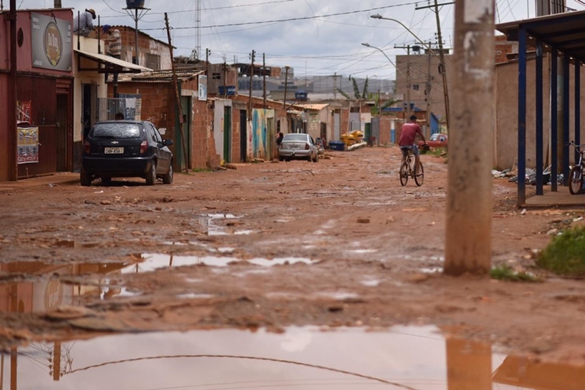 A desigualdade brasileira continua a ocupar os primeiros lugares no ranking mundial. O Brasil é o 9º país mais desigual do mundo. (Foto: André Borges/ Esp. Metrópoles)