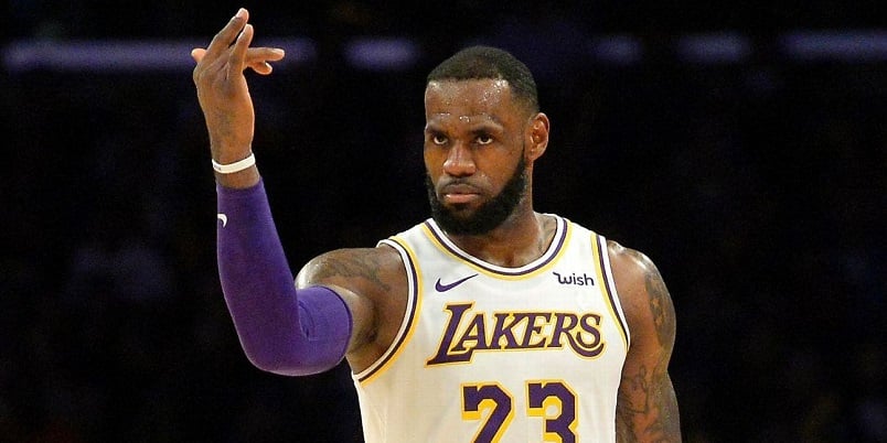 O jogador de basquete LeBron James afirmou que está aberto a discutir opções para que as equipes da NBA retornem à competição. (Foto: Divulgação)