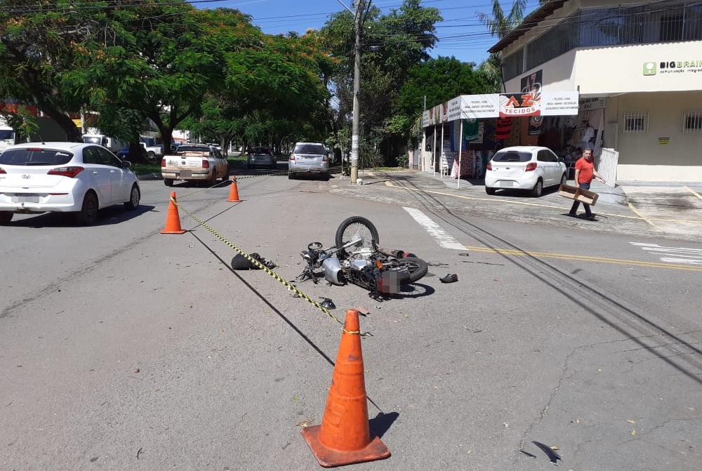 Motociclista morreu em acidente ocorrido no cruzamento entre a Av. Universitária e a Rua 261-B, no Setor Universitário (Foto: Divulgação / Dict)