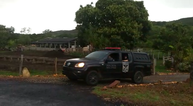 Polícia apreende uma tonelada de agrotóxico contrabandeado em Pontalina (Foto: PM/ Reprodução)