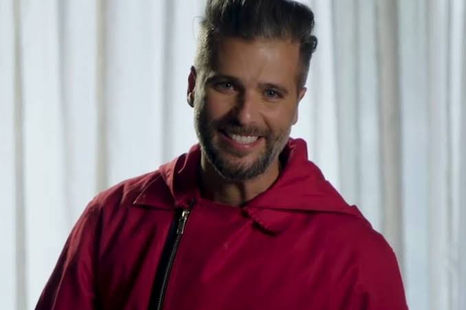 Netflix anuncia contratação de Bruno Gagliasso e faz piada com surubão e brinca de La Casa de Papel