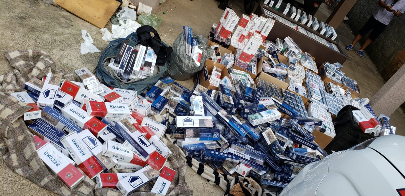 Suspeito foi detido no Setor Garavelo. Ele buscava o produto no Paraguai e revendia em Goiânia