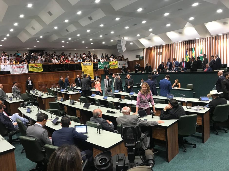 Depois do Estatuto do Servidor, Estatuto do Magistério é aprovado em primeira votação