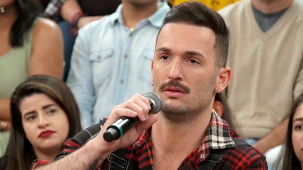 Ex-atleta era um dos nomes mais cotados para a nova edição do reality. Diego Hypólito desiste de participar do BBB 22: Big Brother Brasil