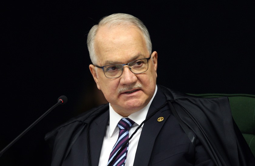 Urna eletrônica traz paz e segurança ao processo eleitoral, diz Fachin