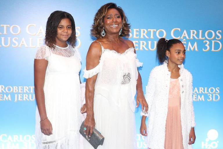 Gloria Maria faz primeira aparição pública após cirurgia no cérebro