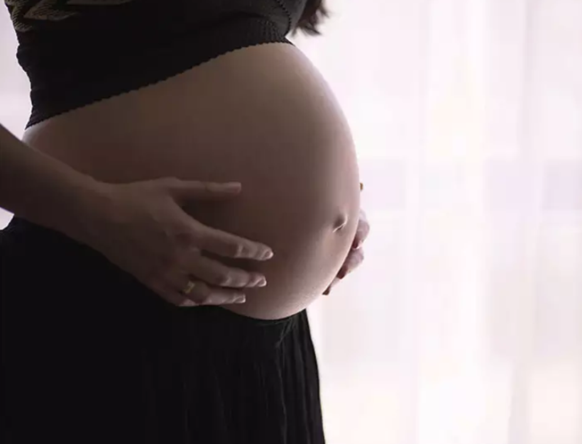 Polícia prende homem que ameaçou grávida com faca no Paraná