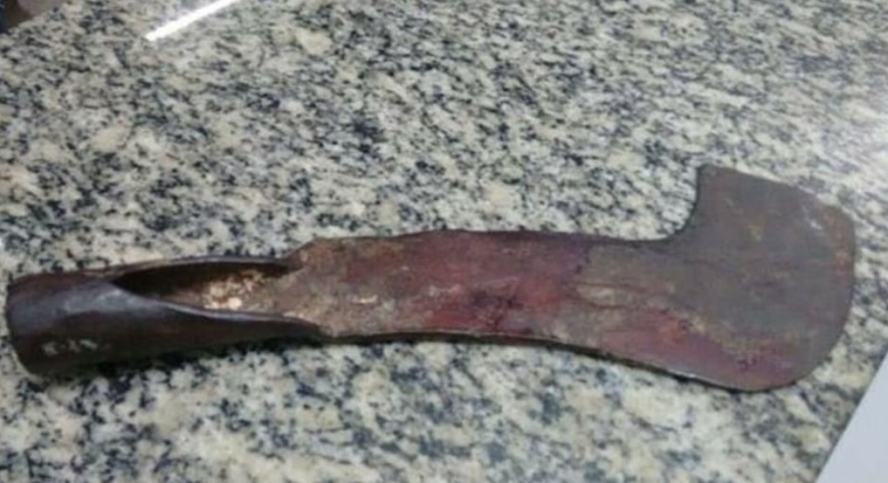 Adolescente mata padrasto com um foice na zona rural de Jaraguá